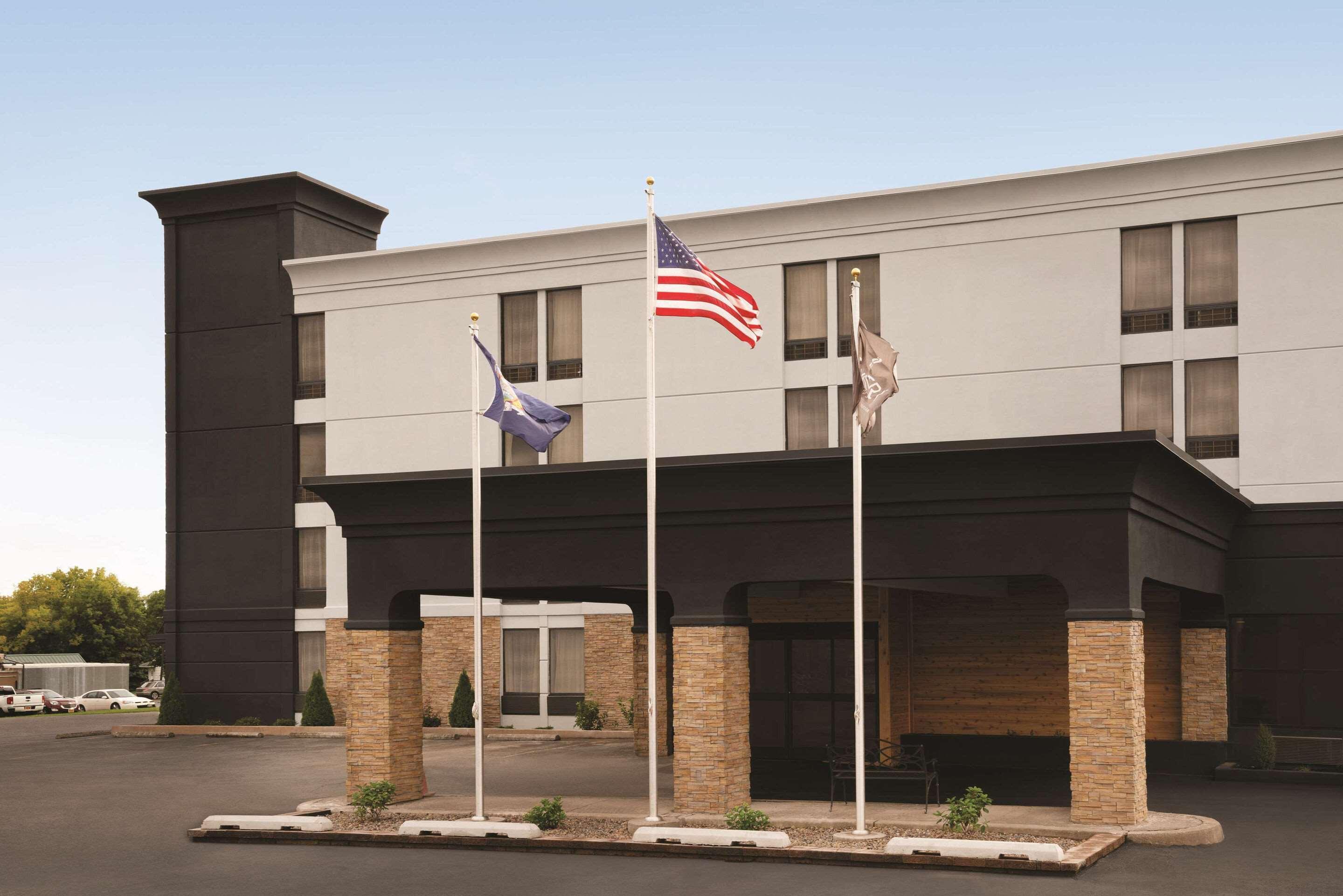 Comfort Inn & Suites Liverpool - Syracuse North Esterno foto