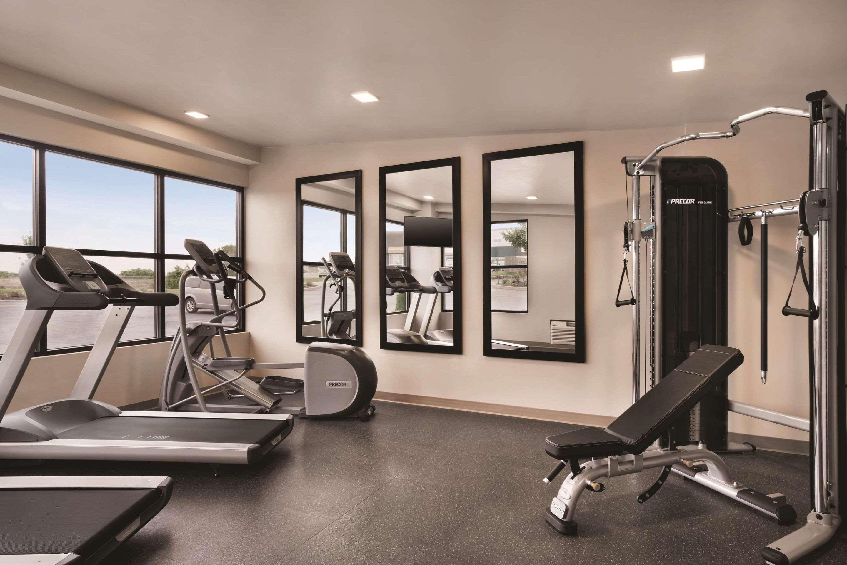 Comfort Inn & Suites Liverpool - Syracuse North Esterno foto