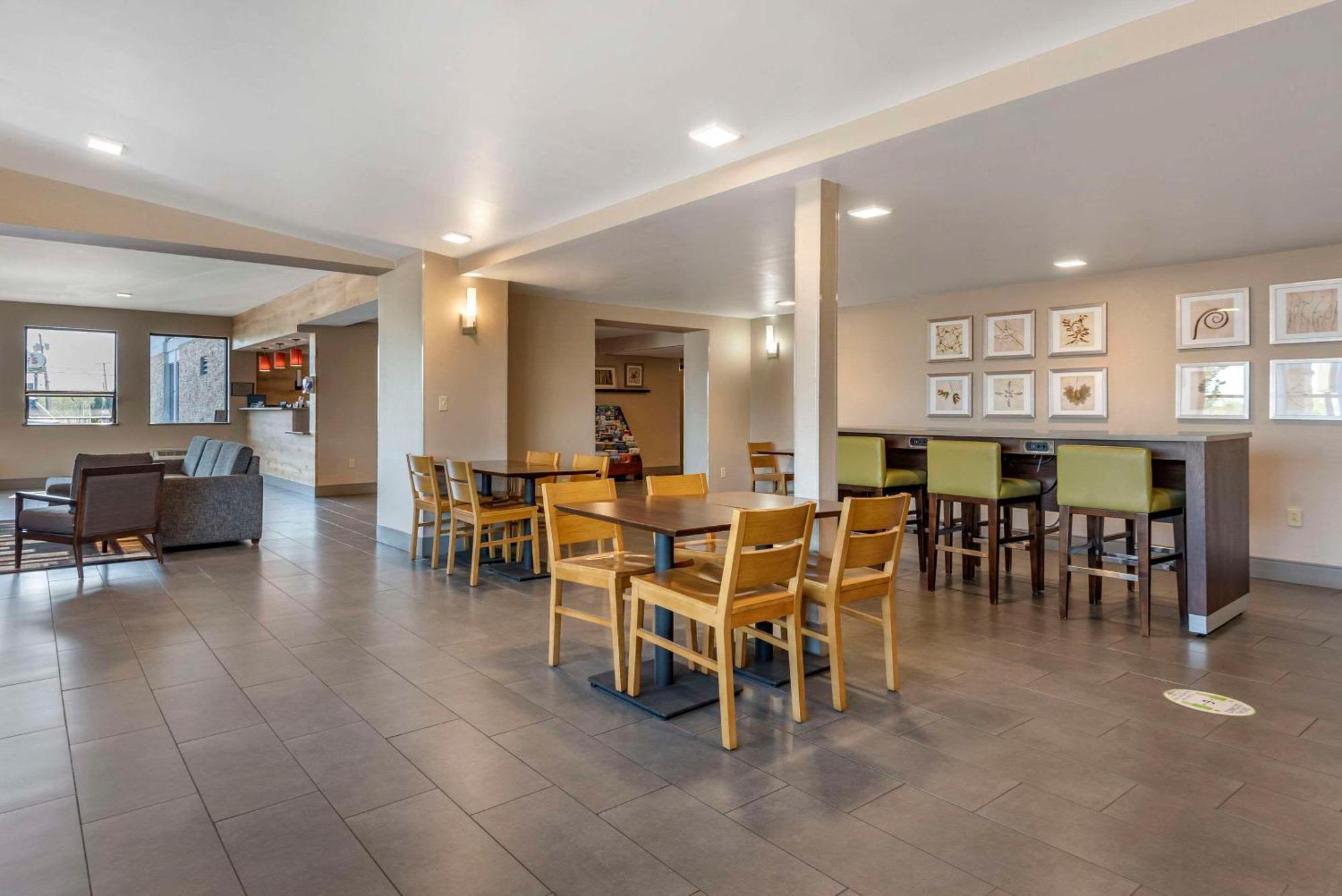 Comfort Inn & Suites Liverpool - Syracuse North Esterno foto