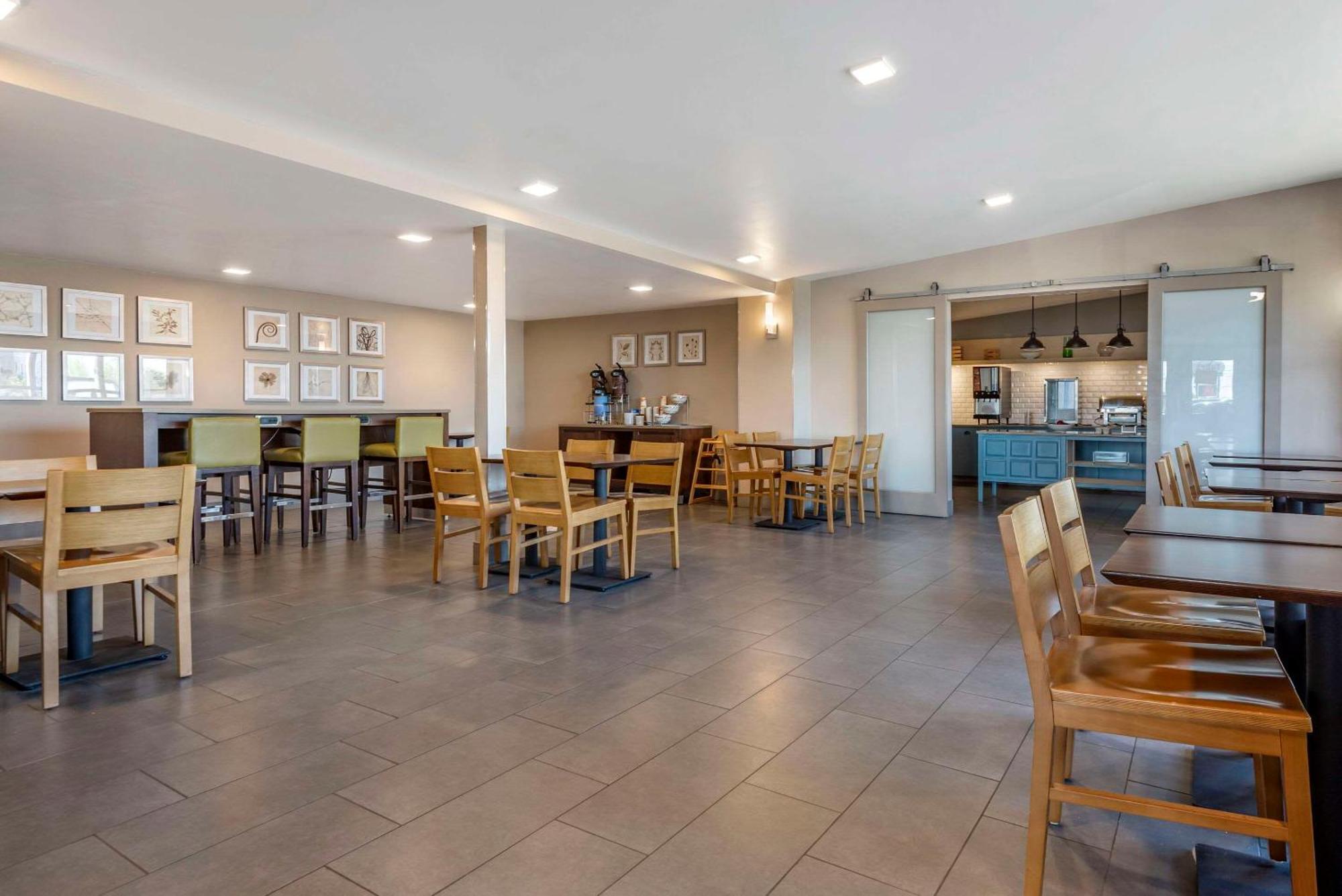 Comfort Inn & Suites Liverpool - Syracuse North Esterno foto